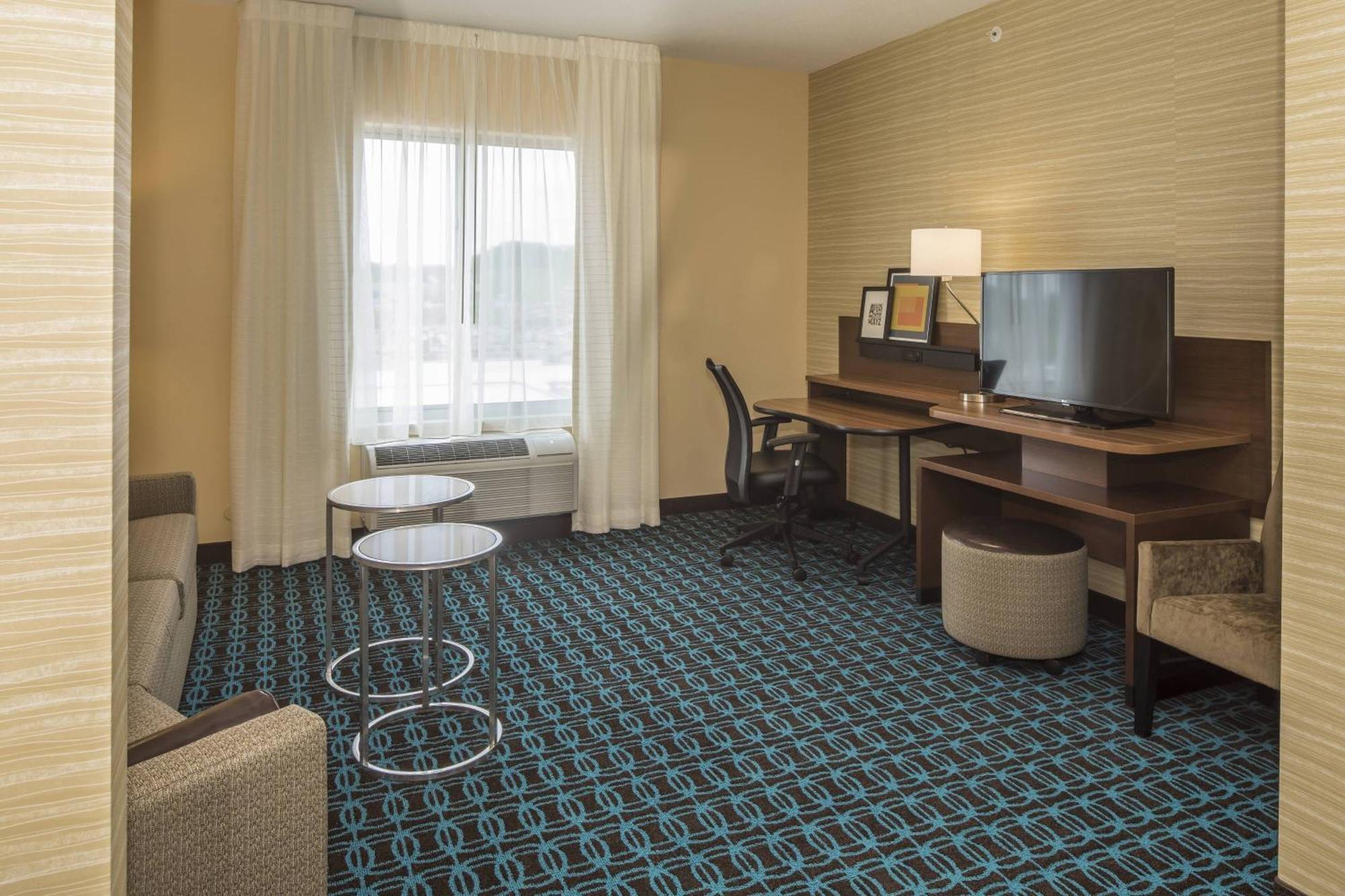 Fairfield Inn & Suites By Marriott Pittsburgh North/Mccandless Crossing McCandless Township Exterior photo